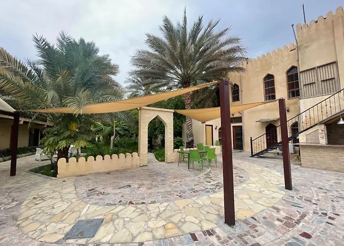 Date Palm Inn