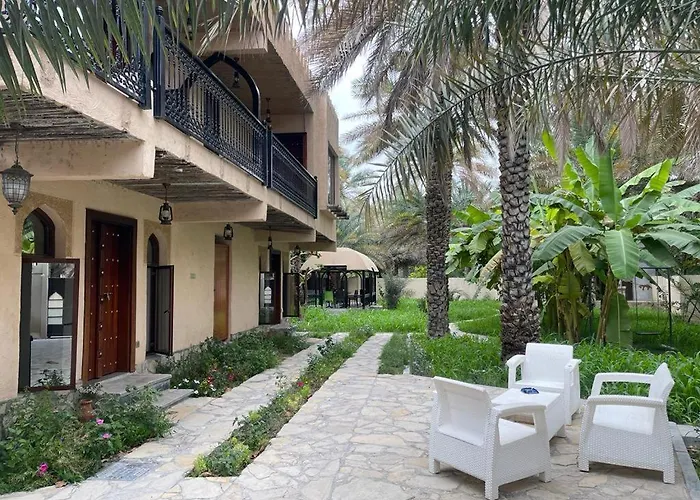 Date Palm Inn